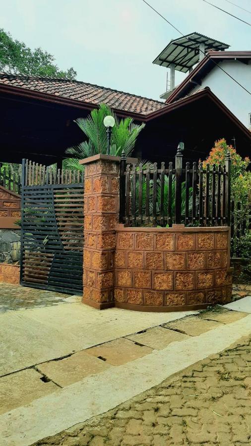 Loveena By H.S. Restaurant & Guest Tangalle Exterior photo